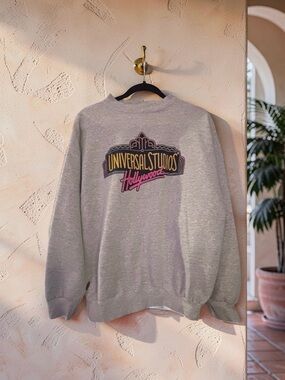 Universal Studios Hollywood Retro Graphic Grey Crewneck L